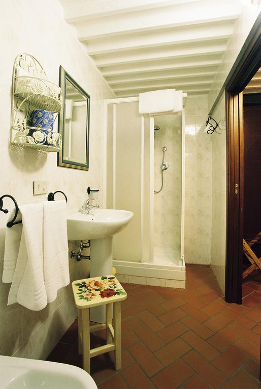 Camere Zimmer Rooms San Francesco Buti Kültér fotó